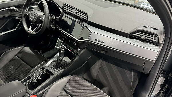 Audi Q3 40 TFSI Quattro S-Tronic S-Line Daytona Grau Foto 21