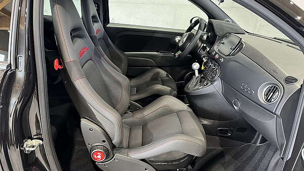 Abarth 695C Competizione 2023 Foto 18