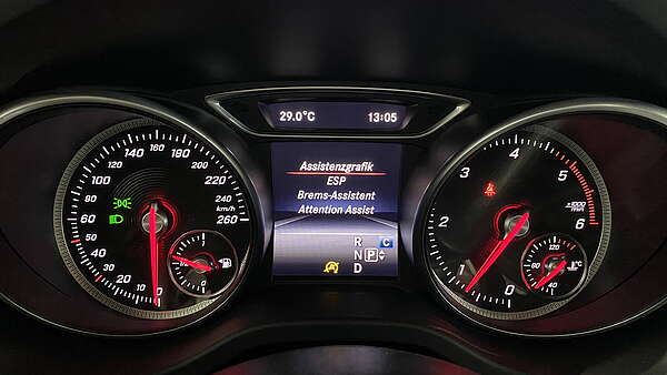 Mercedes CLA 200d Shooting Brake Facelift AMG Line Autm. Foto 27