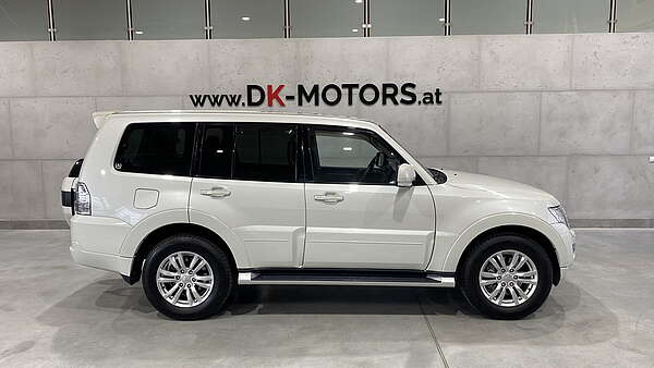 Mitsubishi Pajero Wagon Allrad 3,2 DI-D Aut. 7-Sitzer Foto 0