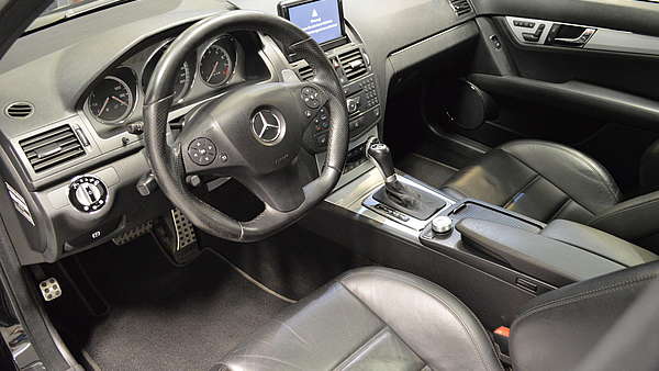 Mercedes C63 Limo schwarz Foto 11