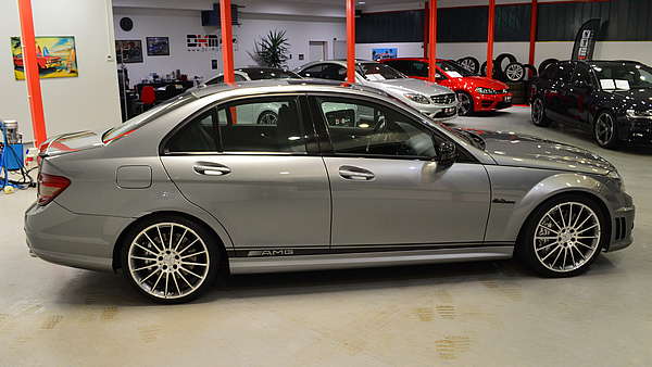 Mercedes C63 Limo grau Foto 6