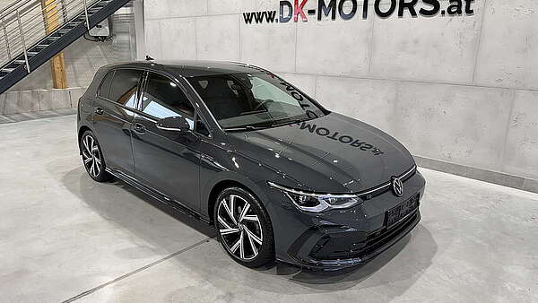 VW Golf 8 R-Line 1,5 TSI grau Foto 1