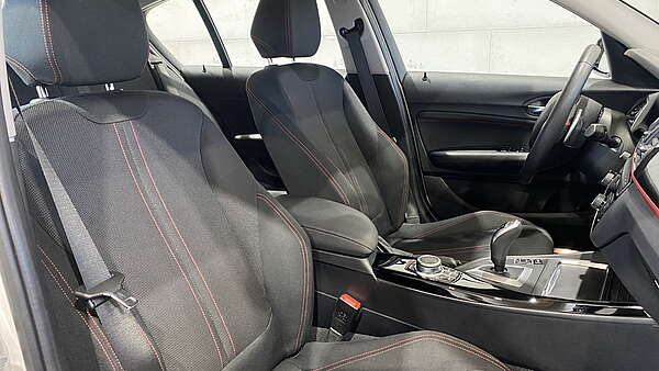 BMW 120d xDrive Sport Line Aut. 2019 Foto 18