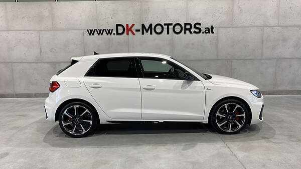 Audi A1 Sportback 40 TFSI S-Line S-tronic Foto 0