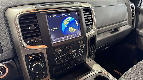 Dodge Ram 1500 5,7 V8 Hemi Classic Crew Cab Foto 21