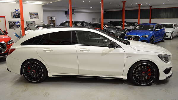 Mercedes CLA 45 AMG Shooting Brake weiss Foto 4