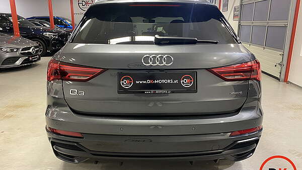 Audi Q3 40 TDI quattro S-Tronic S-Line Foto 6