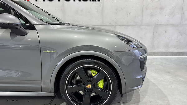 Porsche Cayenne S II FL eHybrid Meteorgrau Foto 9