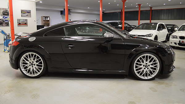 Audi TTS S-Tronic 8S schwarz Foto 4