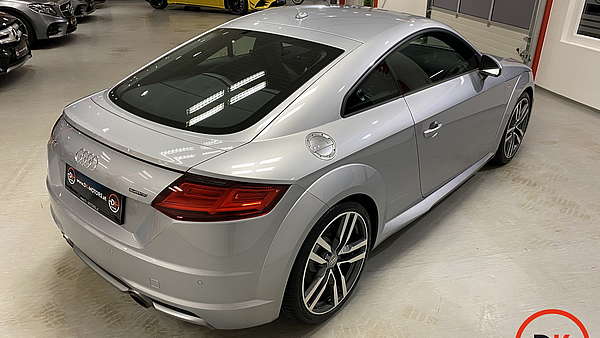 Audi TT Quattro 2.0 TFSI S-Tronic S-Line Foto 4