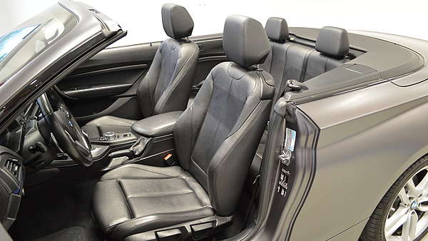 BMW 220d Cabrio M-Paket Automatik Foto 12