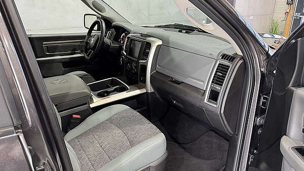 Dodge Ram 1500 5,7 V8 Hemi Classic Crew Cab Foto 15