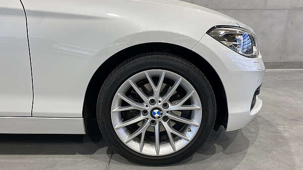 BMW 120d xDrive Sport Line Aut. 2019 Foto 9