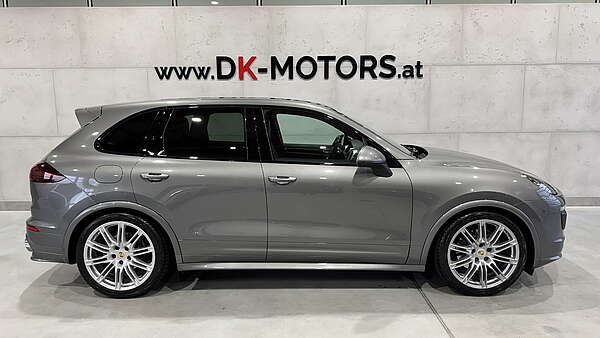 Porsche Cayenne II FL 3.0 Diesel Sport Design Foto 0