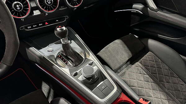 Audi TT 45 TFSI Competition Quattro S-Tronic 40 Jahre Edi Foto 22
