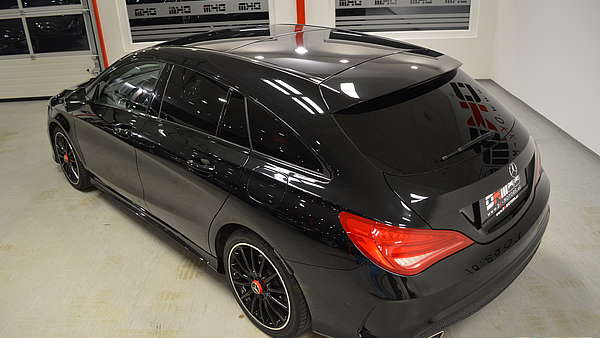 Mercedes CLA 220d Shooting Brake AMG Foto 12