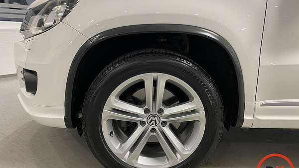 VW Tiguan 2.0 TDI DSG 4-Motion R-Line Foto 8