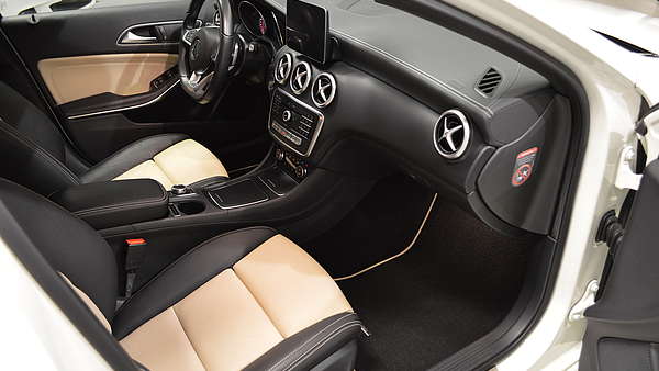 Mercedes A220 CDI AMG (Facelift) Foto 14