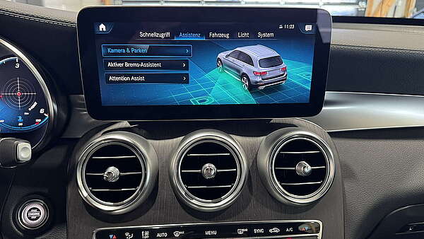 Mercedes GLC220d 4Matic AMG-Line Spektralblau Foto 33