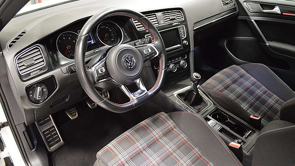 VW Golf 7 GTI Performance Foto 9