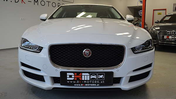 Jaguar XE 20d Prestige Autom. Foto 8