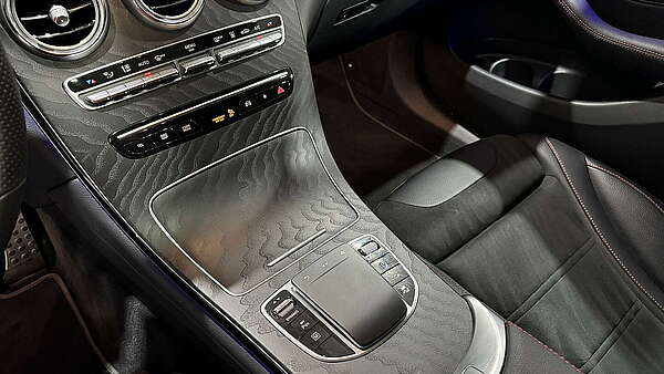 Mercedes GLC 300e Coupe 4Matic AMG Line (Facelift) Foto 21