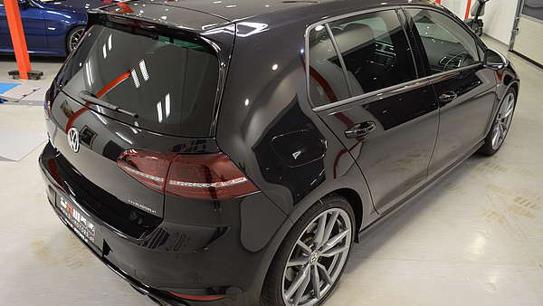 VW Golf 7R Handschalter schwarz Foto 14