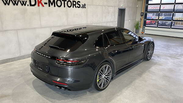 Porsche Panamera Turbo S e-Hybrid PHEV Sport Turismo Foto 2