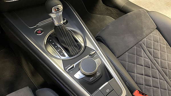 Audi TT Quattro 2.0 TFSI S-Tronic S-Line Foto 18