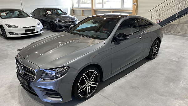 Mercedes E450 4Matic Coupe AMG Line Foto 6