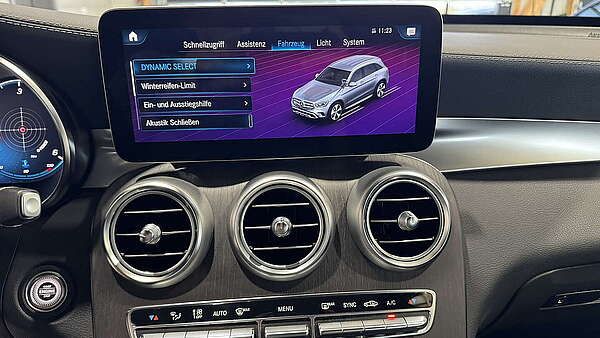 Mercedes GLC220d 4Matic AMG-Line Spektralblau Foto 34