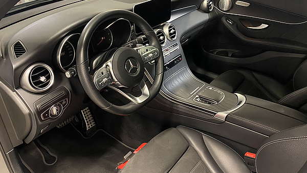 Mercedes GLC 220d 4Matic Coupe AMG Line (Facelift) Foto 19