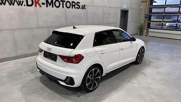 Audi A1 Sportback 40 TFSI S-Line S-tronic Foto 2