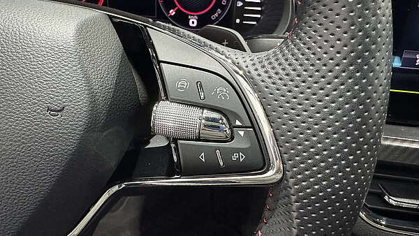Skoda Kamiq Monte Carlo 1,0 TSI DSG Foto 32