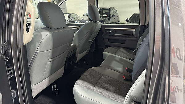 Dodge Ram 1500 5,7 V8 Hemi Classic Crew Cab Foto 20