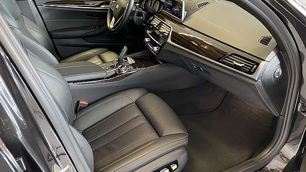 BMW 540i xDrive Automatik (G30) Foto 15