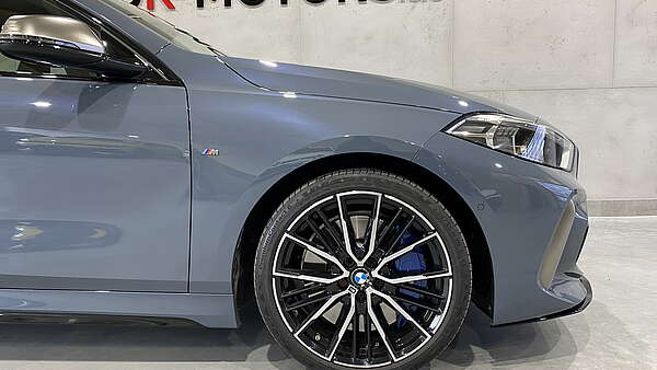 BMW M135i (F40) xDrive Autm. Storm Bay Foto 6