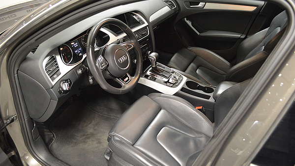 Audi A4 Avant 2.0 TDI Automatik S-Line 2015 Foto 9