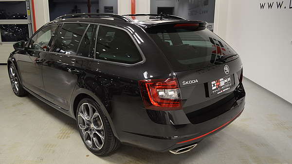 Skoda Octavia Combi RS 230 TSI DSG Foto 2