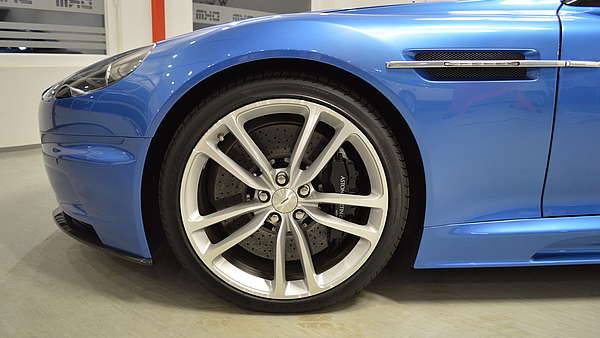 Aston Martin DBS Foto 8