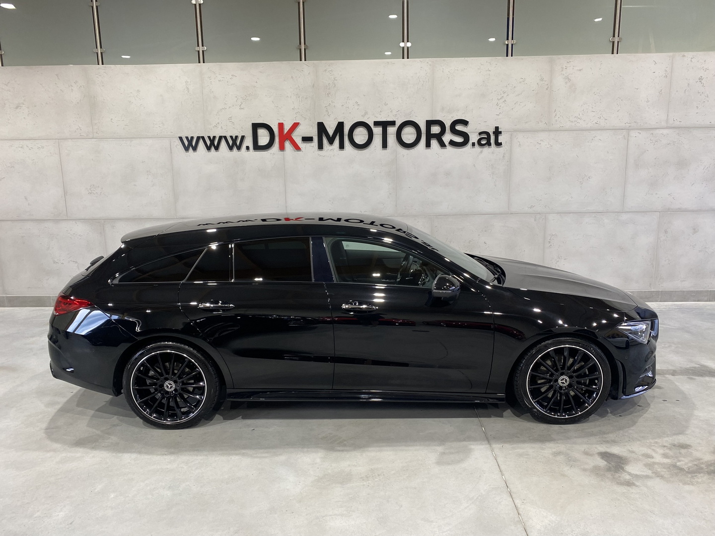 mercedes-cla-200d-shooting-brake-amg-line-autm