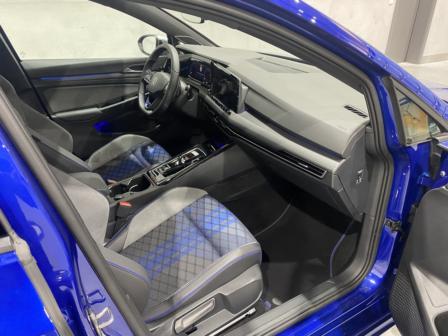 VW Golf 8R 2.0 TSI DSG Lapiz Blue